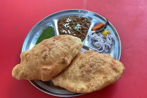 Chole Bhature [Aloo,Paneer]