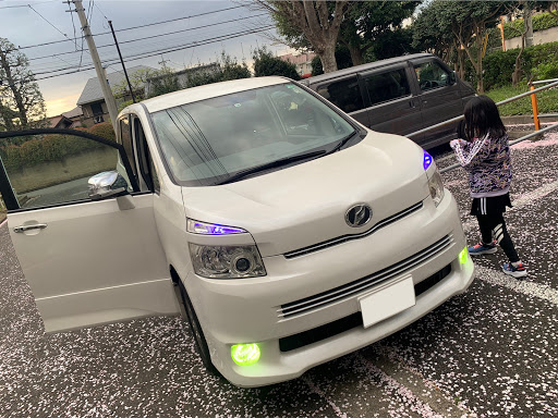 ヴォクシー Zrr70wの夢車 フォグランプ交換 アップルグリーンレモンに関するカスタム メンテナンスの投稿画像 車のカスタム情報はcartune