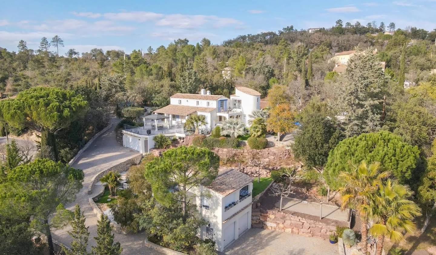 Villa avec piscine et terrasse Vidauban