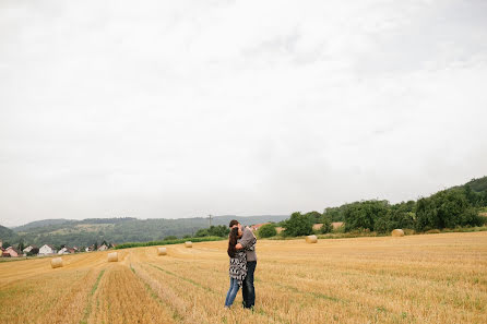 Wedding photographer Arina Miloserdova (miloserdovaarin). Photo of 24 August 2016