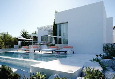 Villa with pool 11