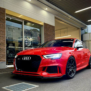 RS3 スポーツバック 8VDAZF