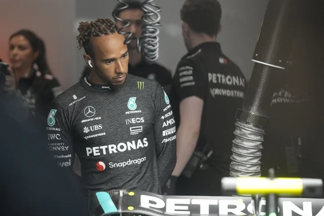 Horner: Hamilton je pregovarao sa Red Bulom i Ferarijem pre nego što je produžio ugovor