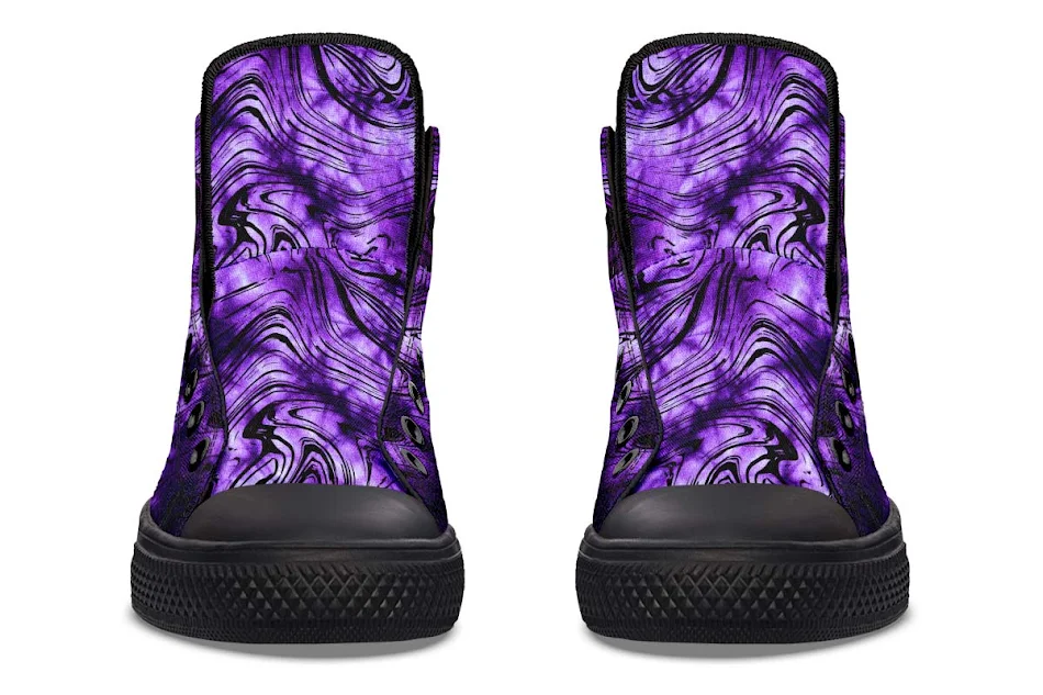 Fashionable hooggesloten canvas schoenen voor koppels. Comfortabele sneakers met unieke prints. Perfect voor een trendy casual look voor hem en haar.