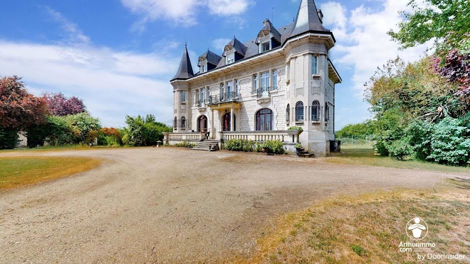 Vente château 20 pièces 535.6 m² à Monthenault (02860), 950 000 €