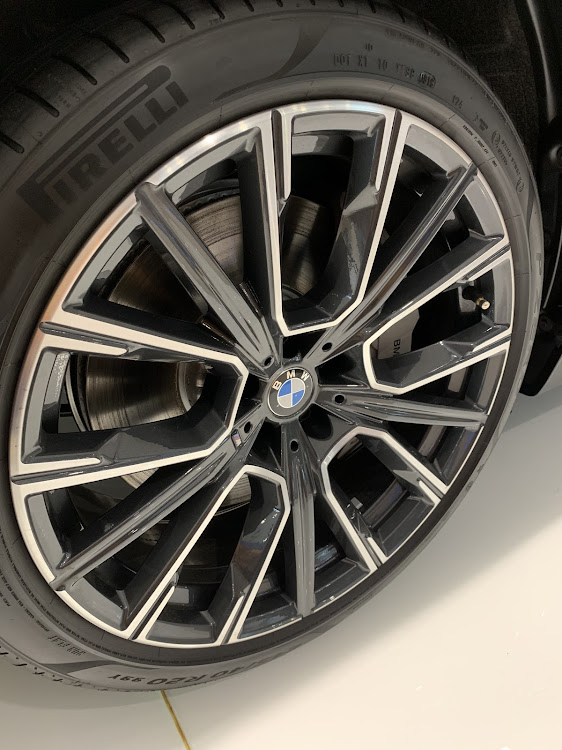 ma☆me さんが投稿したX7・BMW750i・BMW 7シリーズに関するカスタム事例の投稿画像13枚目