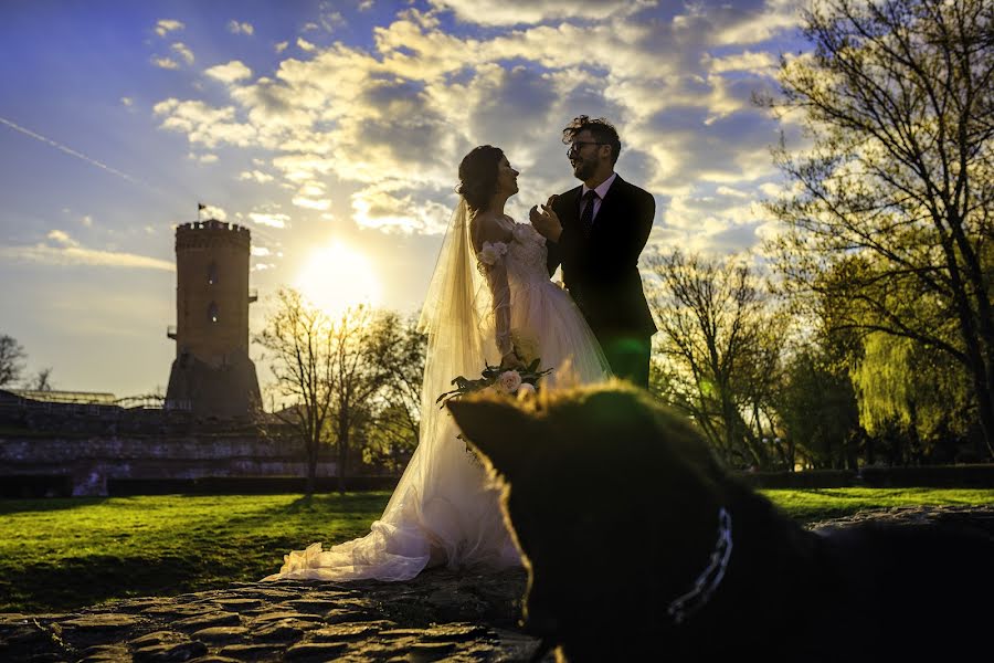 Svadobný fotograf Bita Corneliu (corneliu). Fotografia publikovaná 16. apríla 2019