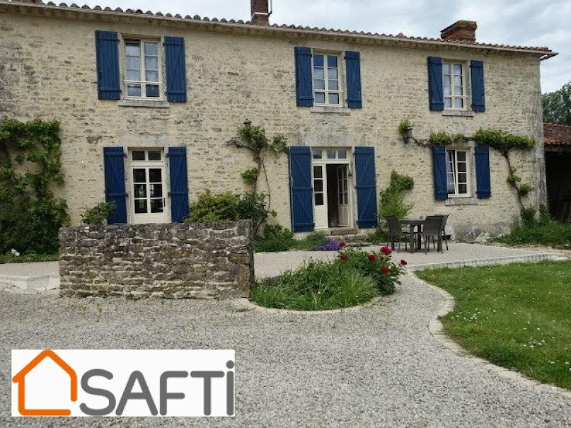 Vente maison 7 pièces 185 m² à Chantonnay (85110), 407 000 €