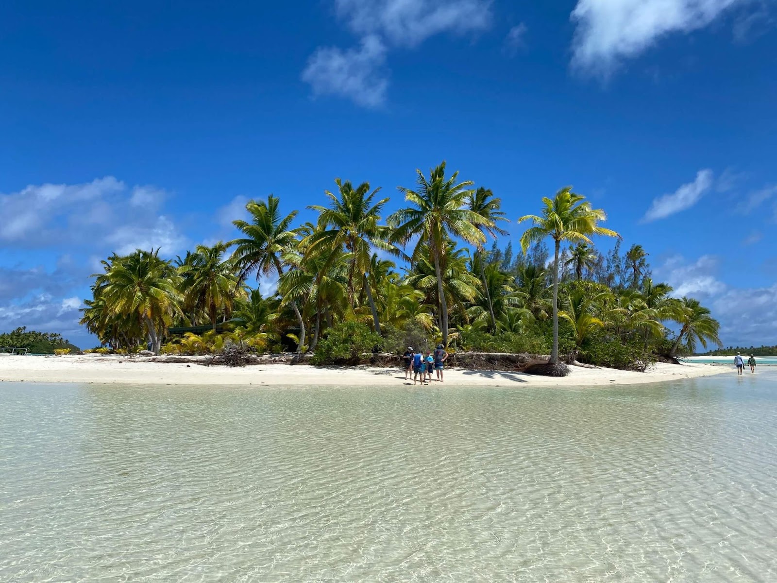 blue lagoon in malta, aitutaki, cook islands, new zealand