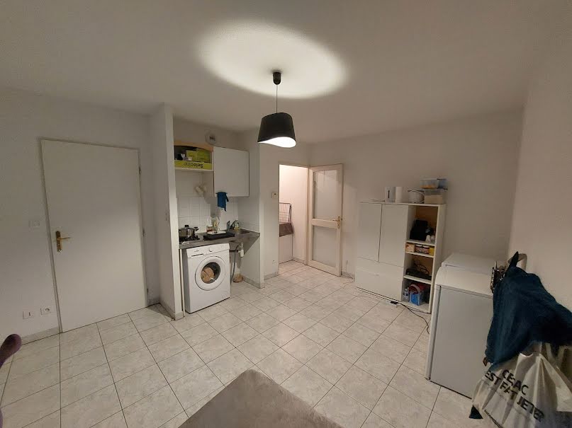 Location  appartement  20.73 m² à Rodez (12000), 300 €