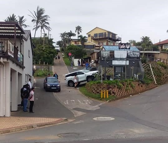 Armed suspects attempted to hijack a Toyota Fortuna in Warner Beach on Saturday when bikers opened fire on them, causing them to flee.