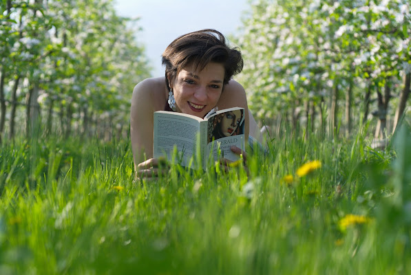 La gioia di una lettura all'aperto di -Os-