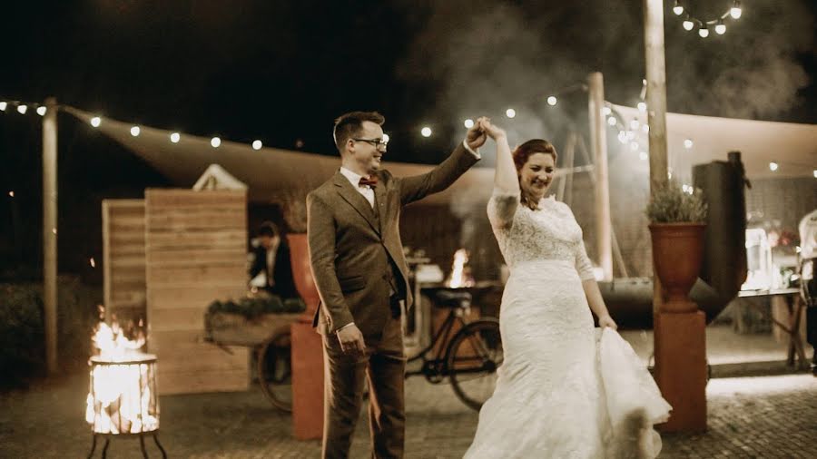 Fotógrafo de bodas Lauri Miriam Van Bodegraven (agapestories). Foto del 30 de enero 2019