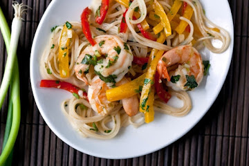 Rainbow Peppers and Shrimp With Rice Noodles