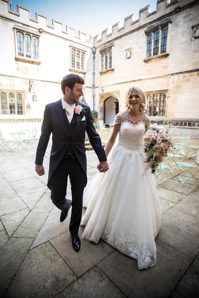 Wedding photographer Martin Beard (martinbeardphoto). Photo of 1 July 2019