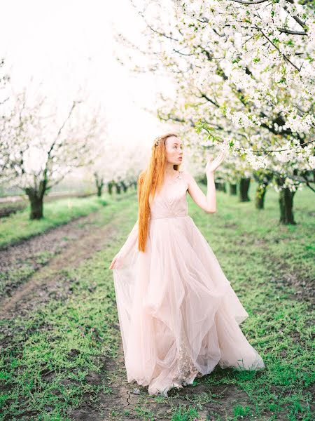 Fotógrafo de casamento Vladislav Potyakov (potyakov). Foto de 27 de abril 2016