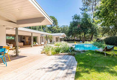 Seaside villa with pool 2