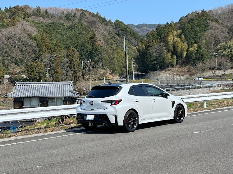GRカローラの春の風物詩と愛車に関するカスタム事例の投稿画像2枚目