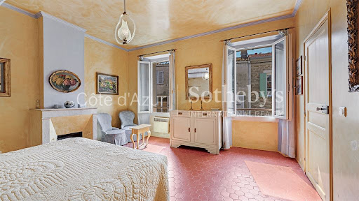 Apartment 5