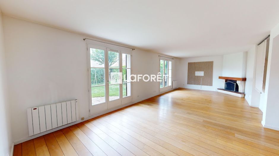 Location  maison 6 pièces 152.04 m² à Rueil-Malmaison (92500), 3 600 €