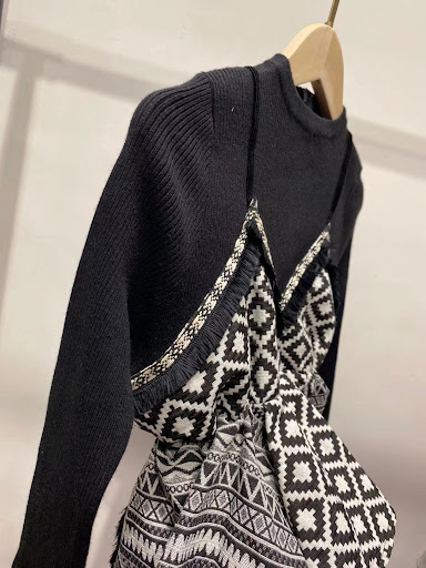 Title 4, Slim Pullover Splicing Short Knitwear For Women