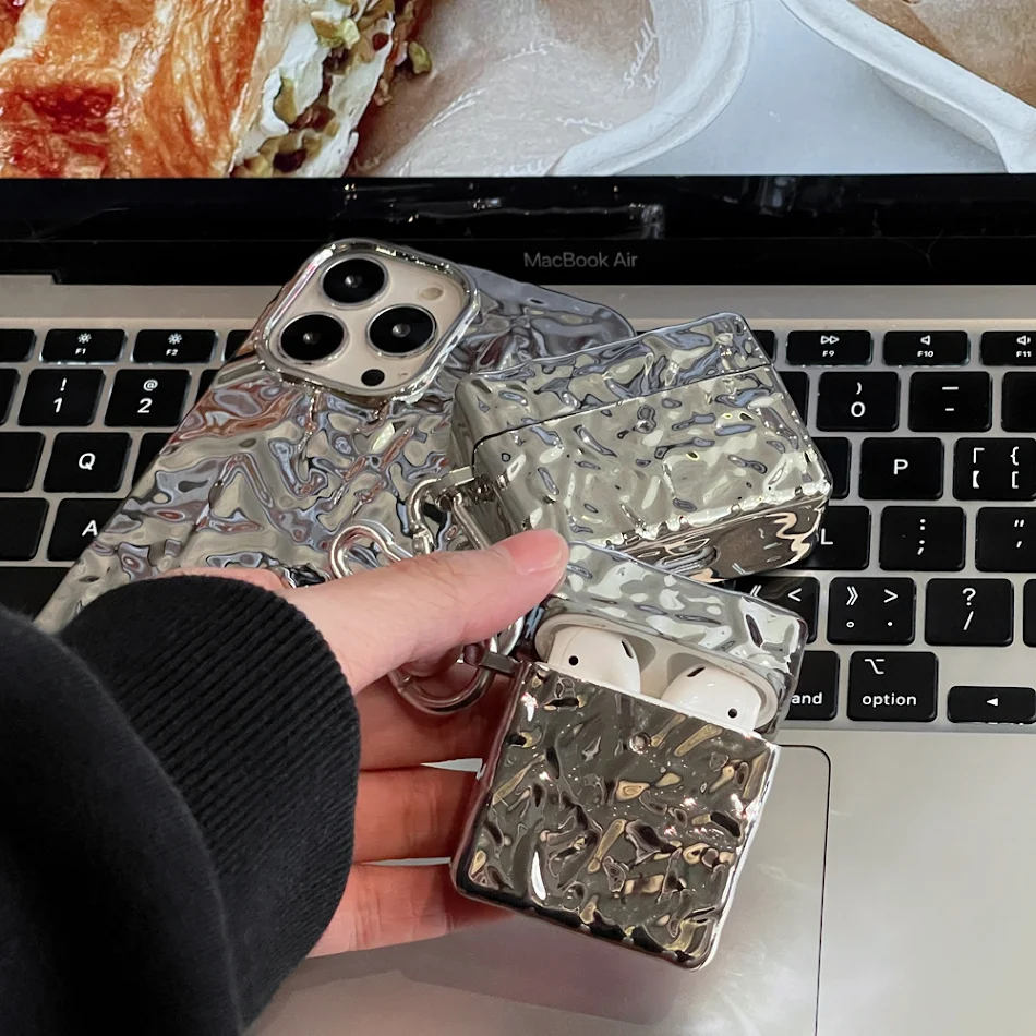 Housse de protection à motif de papier d'aluminium plissé. Protection élégante contre les rayures, les chocs et plus encore. Gardez vos objets en sécurité avec style
