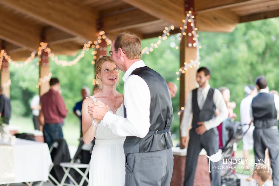 Fotografo di matrimoni Lindsey Klyn (lindseyklyn). Foto del 30 dicembre 2019