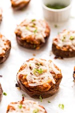 Sweet Potato Pizza Bites with Lentil Bolognese was pinched from <a href="https://www.simplyquinoa.com/sweet-potato-pizza-bites-lentil-bolognese/" target="_blank">www.simplyquinoa.com.</a>