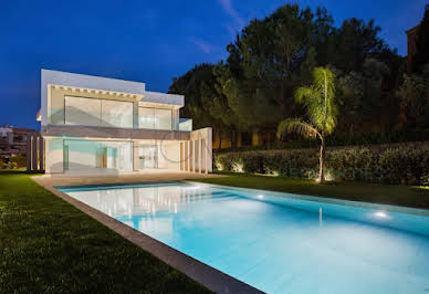 Maison avec jardin et terrasse 1