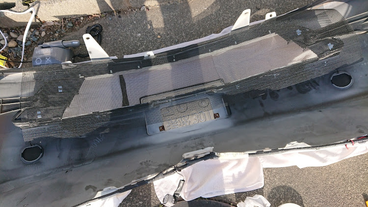 エスティマのシルクブレイズ・バンパーメッシュ・バンパー加工に関するカスタム事例の投稿画像4枚目