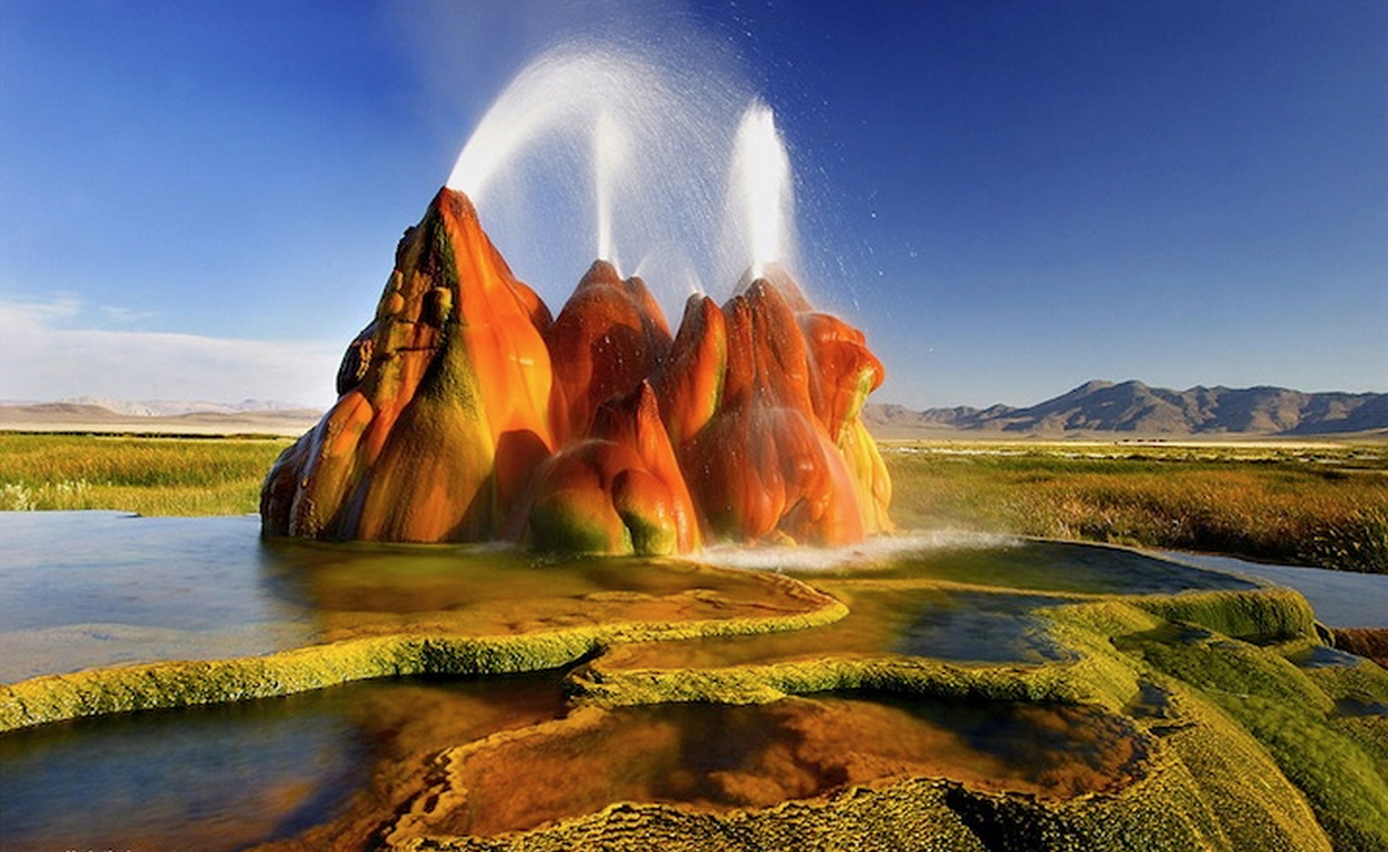 Fly Geyser, o gêiser criado pelo homem