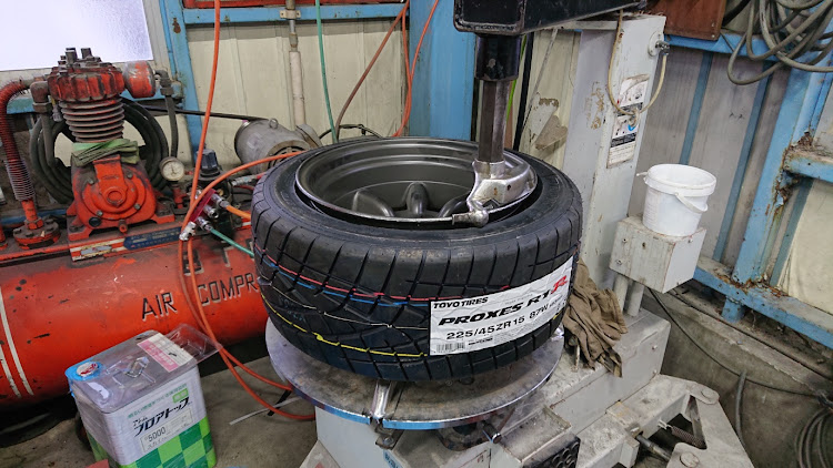 スカイラインのR1R・225/45R15・インパル・引っ張らないタイヤ・もう大人なのでに関するカスタム事例の投稿画像1枚目