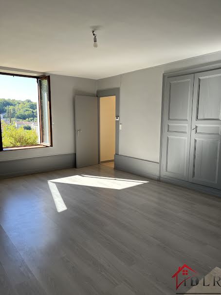 Vente maison  160 m² à Bourbonne-les-Bains (52400), 64 000 €