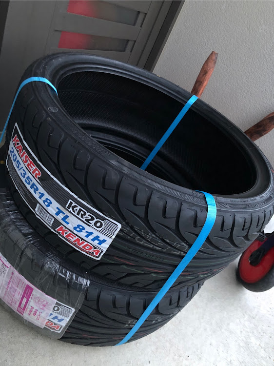 ポルテのGW・タイヤ交換・タイヤは消耗品に関するカスタム事例の投稿画像1枚目