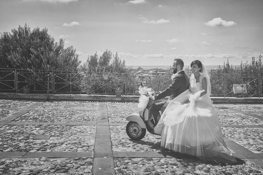 Wedding photographer Luigi Tiano (luigitiano). Photo of 27 August 2017