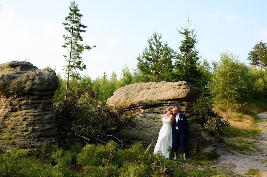 Fotógrafo de casamento Jan Doležal (dolezaljan). Foto de 21 de março 2022