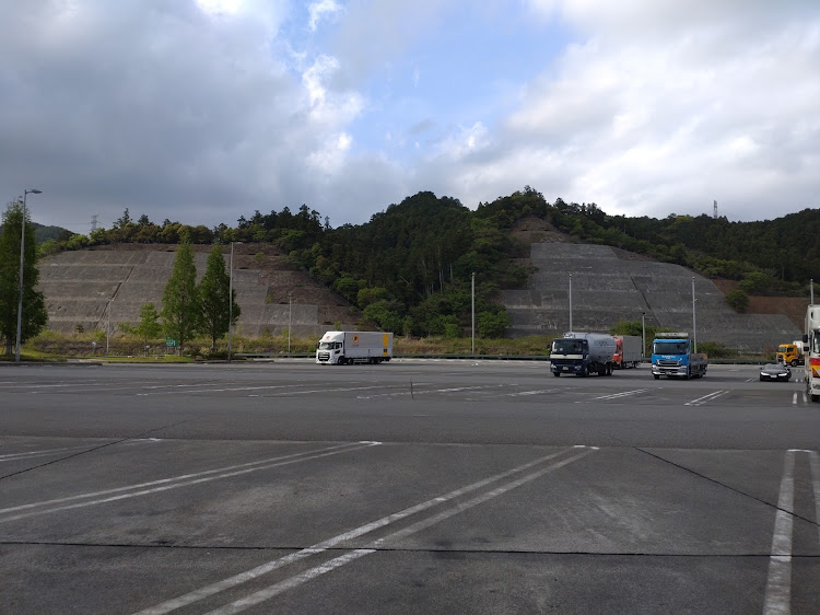 ギガの関西運行〜🚛・新東名高速道路掛川パーキングエリア下り・早めのディナーに関するカスタム事例の投稿画像4枚目