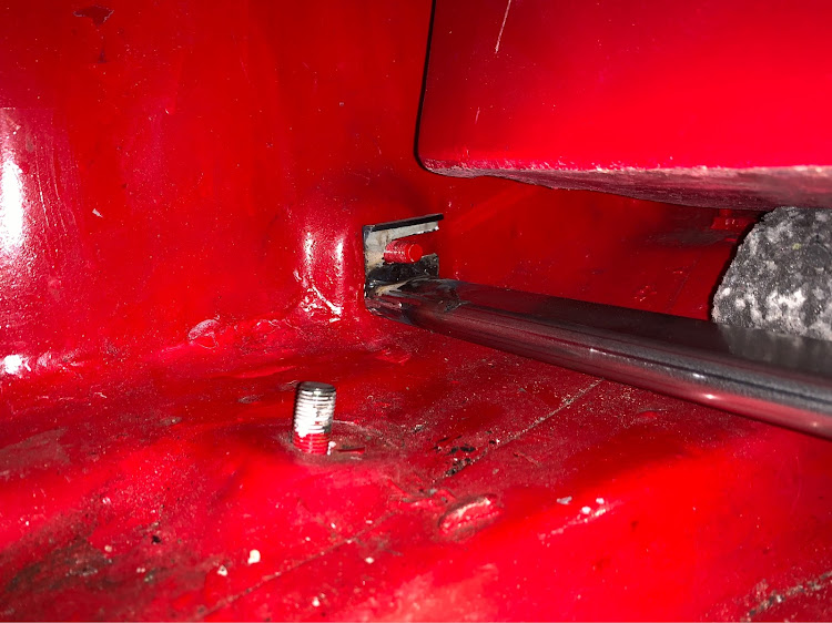 MR2の溶接DIY・DIY・補強パーツ自作・ボディ補強・サイドバー自作に関するカスタム事例の投稿画像12枚目