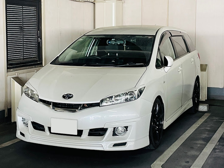 ウィッシュのウィッシュ・ZGE21G・立体駐車場に関するカスタム事例の投稿画像1枚目