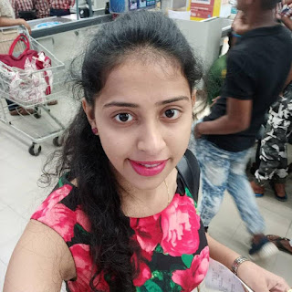 Divya Lotlikar at Big Bazaar, Viviana Mall,  photos