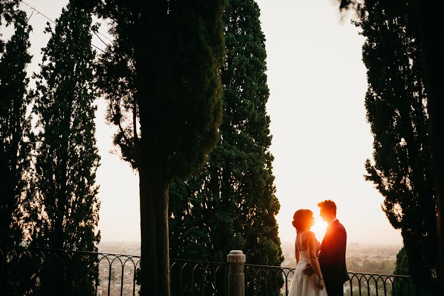 Fotografo di matrimoni Mihai Ruja (mrvisuals). Foto del 10 ottobre 2016