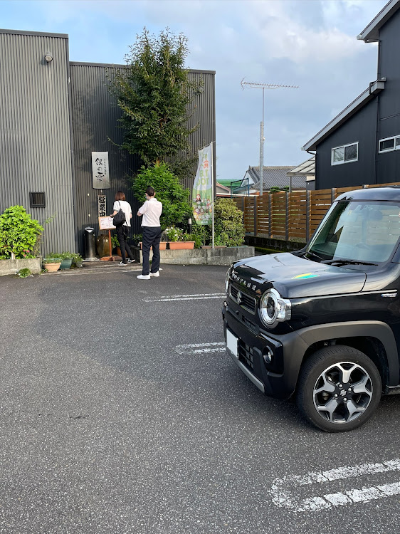GSの娘は明日から夏休み🌴🌞・嫁ちゃん飲み過ぎ注意・娘ハスラー 92・ガソスタ映え？に関するカスタム事例の投稿画像3枚目