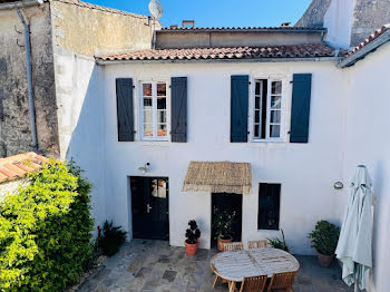 maison à La Flotte (17)