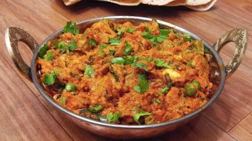 Khumb Matar Masala