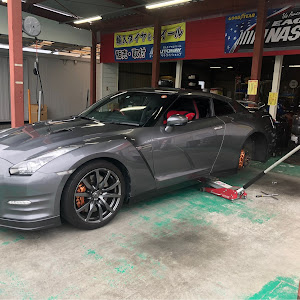 NISSAN GT-R R35