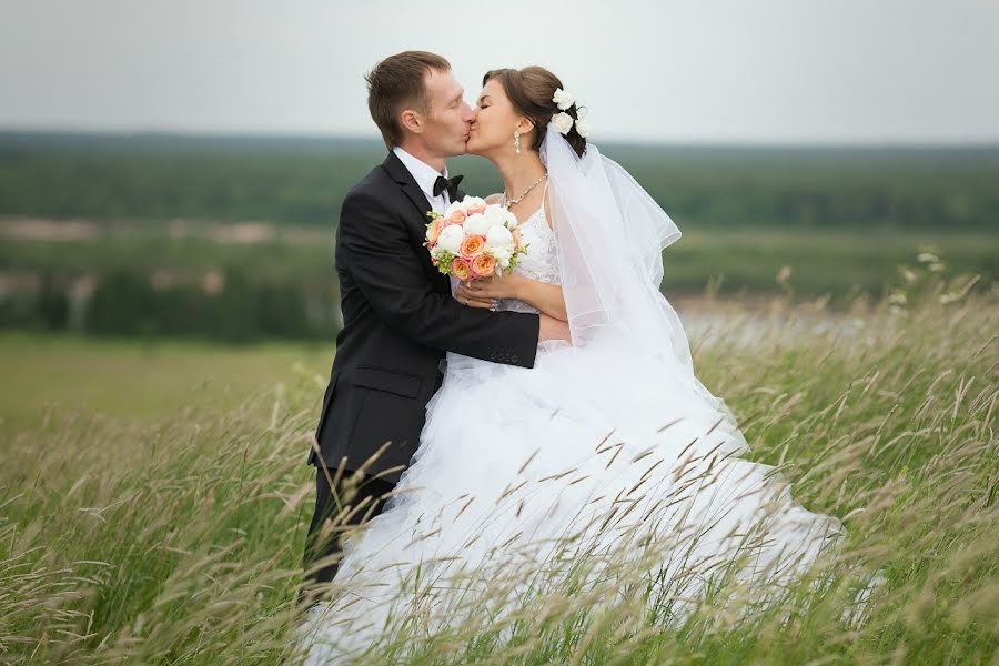 Wedding photographer Viktor Novikov (novik). Photo of 19 April 2016