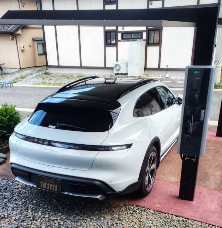 タイカンクロスツーリスモの#Porsche・#Taycan cross turismo・#宮城・#車好き・#暑いに関するカスタム事例の投稿画像1枚目