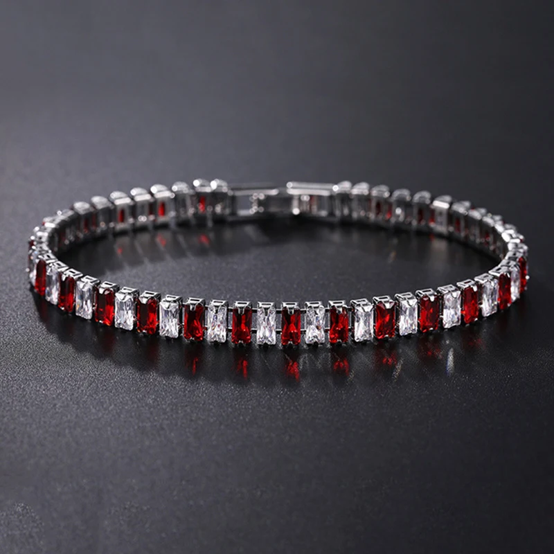 Bracelet de mode femme avec zircon et diamants complets, un accessoire élégant et étincelant, parfait pour sublimer votre style quotidien ou vos soirées.