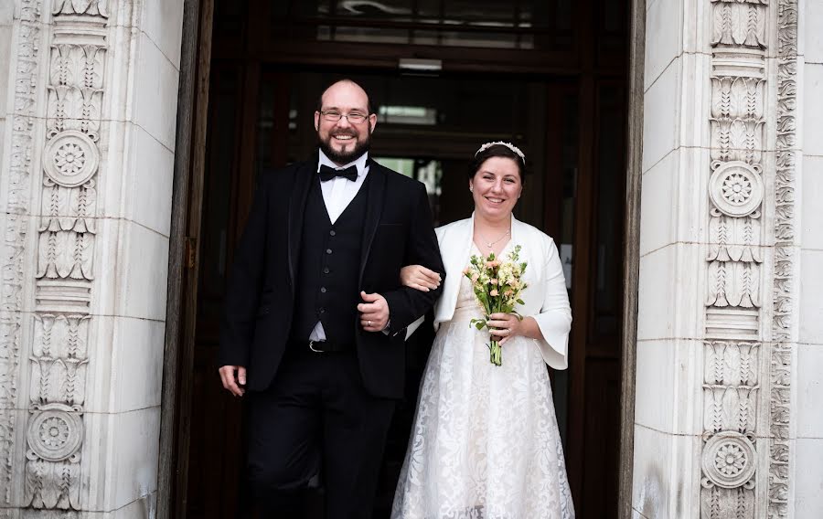 Fotógrafo de casamento Tamas Kalosi (momental). Foto de 5 de setembro 2019
