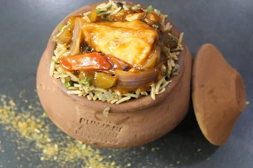 Chilly Paneer Gravy With Noodles/fried Rice In Matki